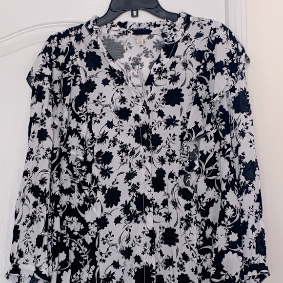 Cato Tops - Cato Floral Top Black and White Long Sleeve Button Up XL NWT